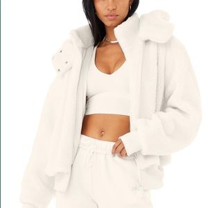 NEW with hangtag!!!! ALO FOXY SHERPA JACKET!